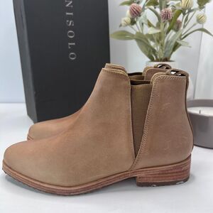 Nisolo Eva Everyday Chelsea Leather Ankle Boots Almond Pull On Women's US 5